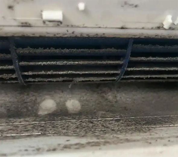 黄南空调吹的风有股烧焦味是怎么回事